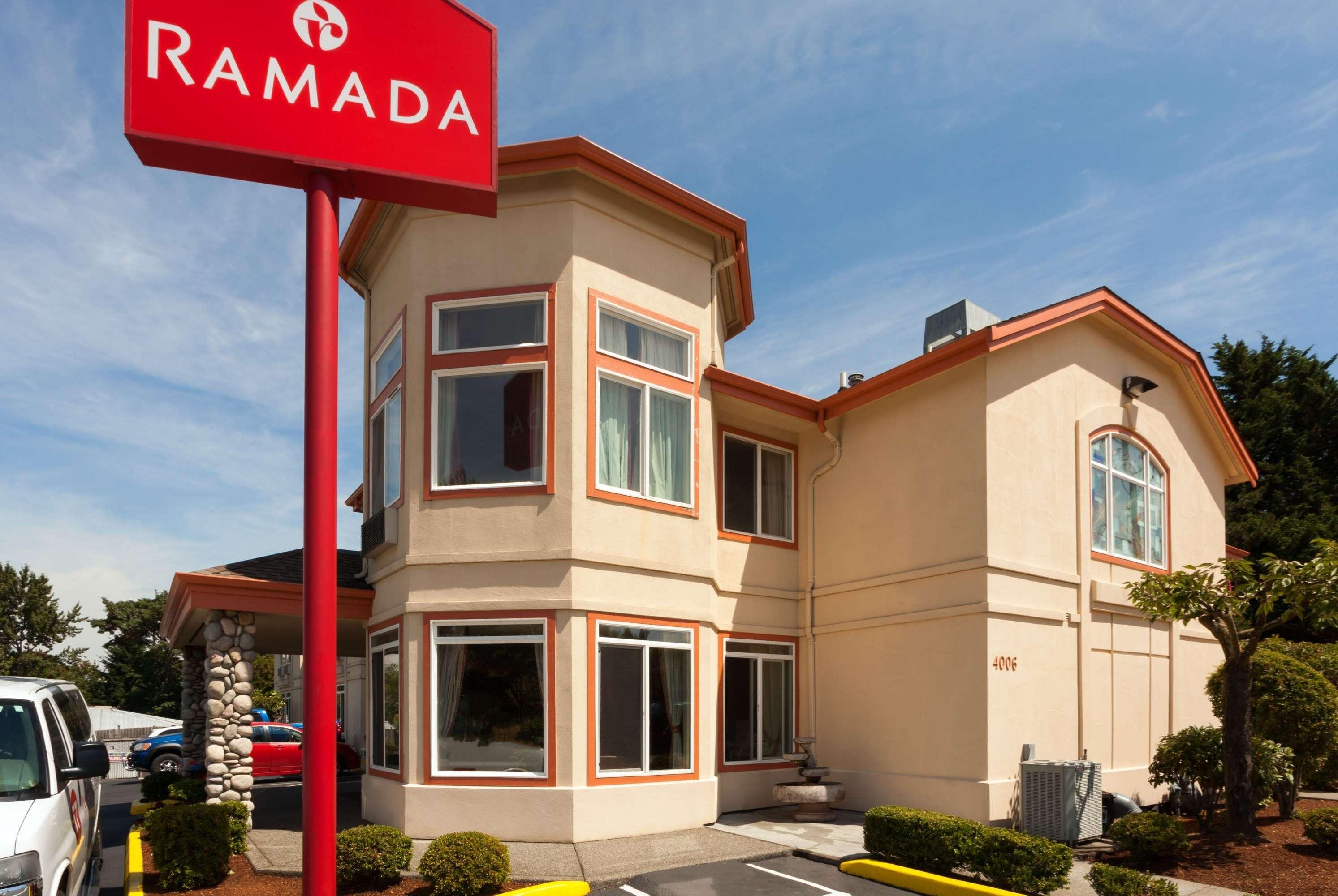 Ramada Limited Airport Tukwila Hotel Exterior photo