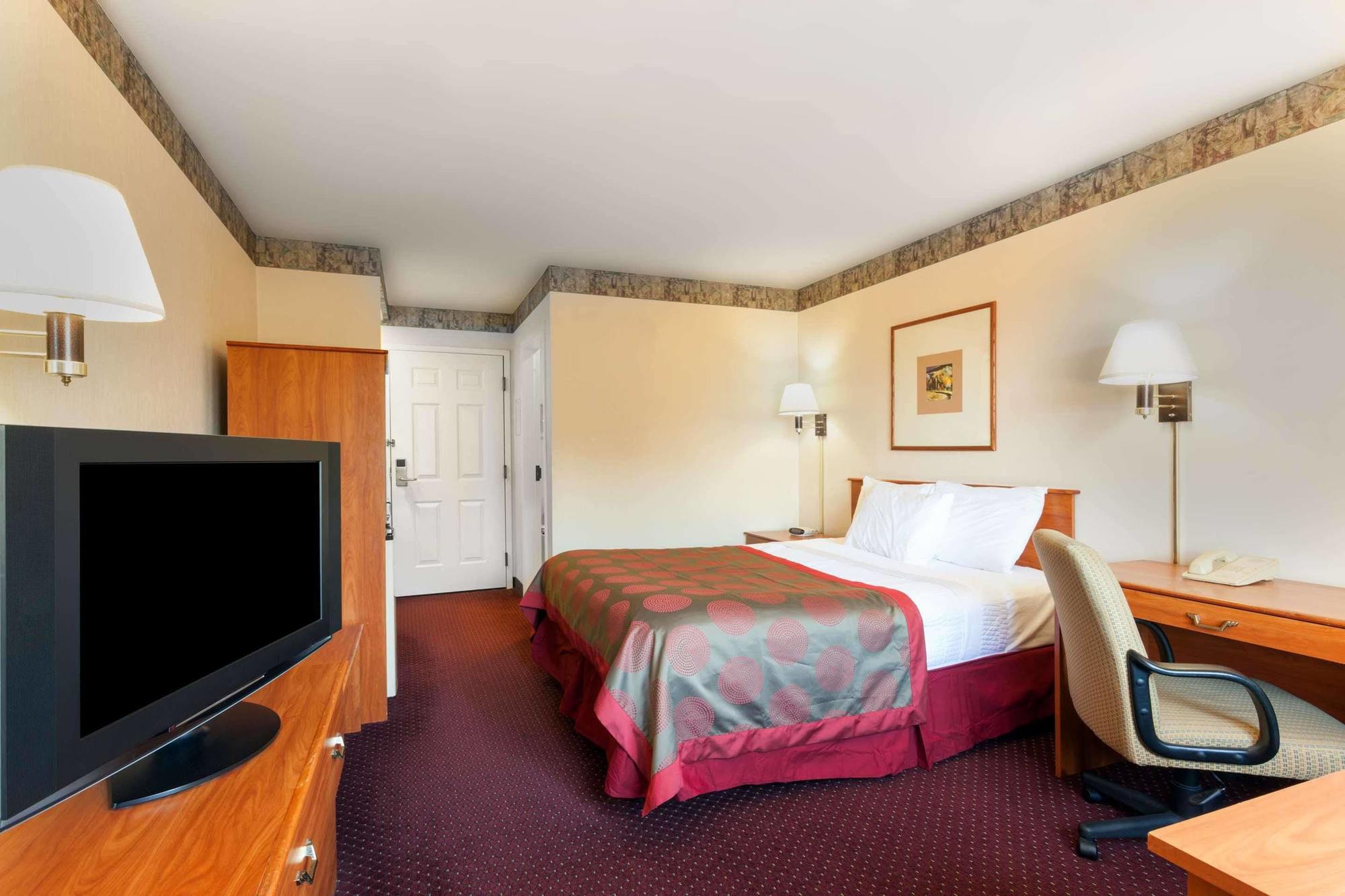 Ramada Limited Airport Tukwila Hotel Exterior photo